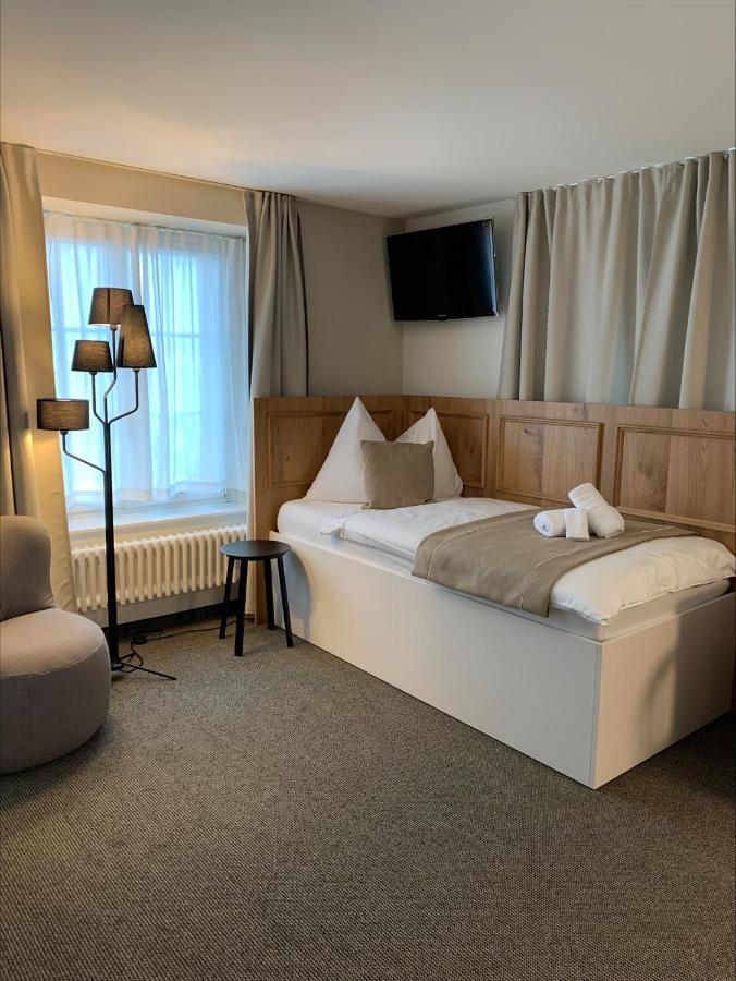 Hotel Engel Am Bahnhof Веденсвіль Екстер'єр фото