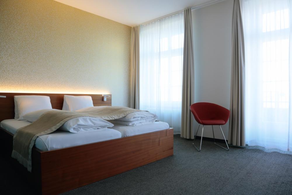 Hotel Engel Am Bahnhof Веденсвіль Екстер'єр фото